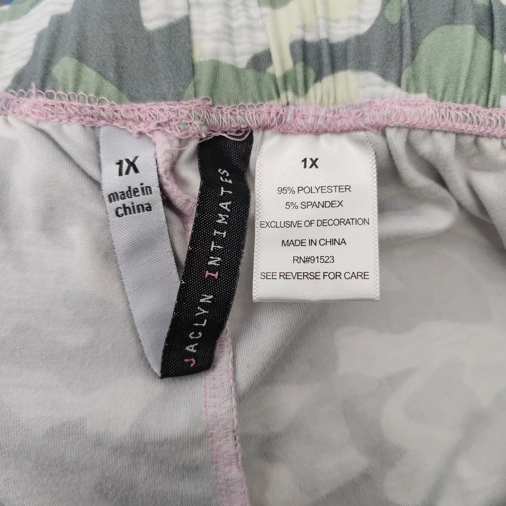 4/25$ Jaclyn Intimates Camo Sleepwear Shorts - Picture 10 of 10